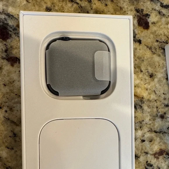 Apple Smartwatch with Midnight Black Band - Picture 3 of 4